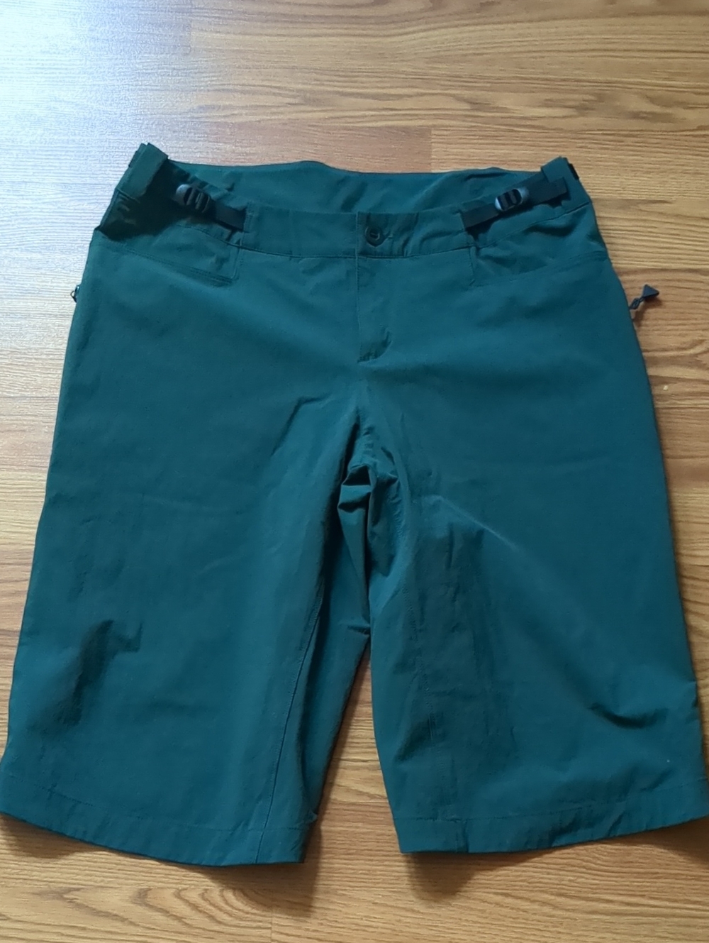 NWOT PNW Components Shuttle Mountain Bike Trail Shorts  Neutron Green M